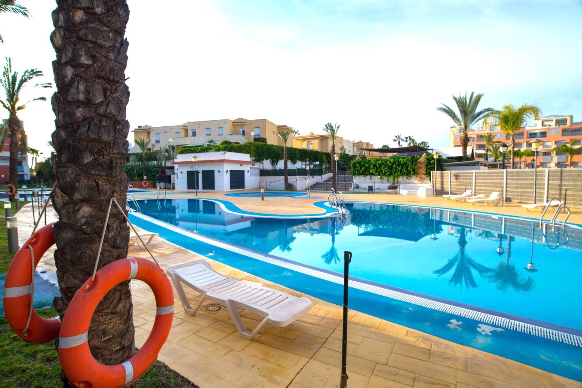 Vera Almeria - Mar Y Piscinas Bagian luar foto